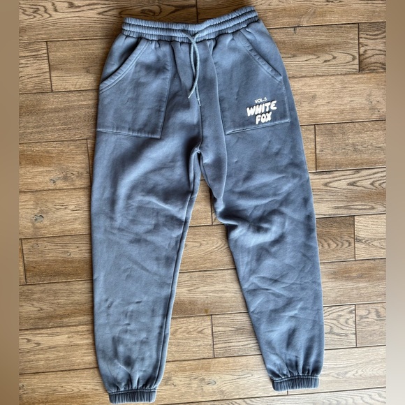 White Fox Boutique Offstage Sweatpants Ocean Blue Medium - Picture 5 of 8